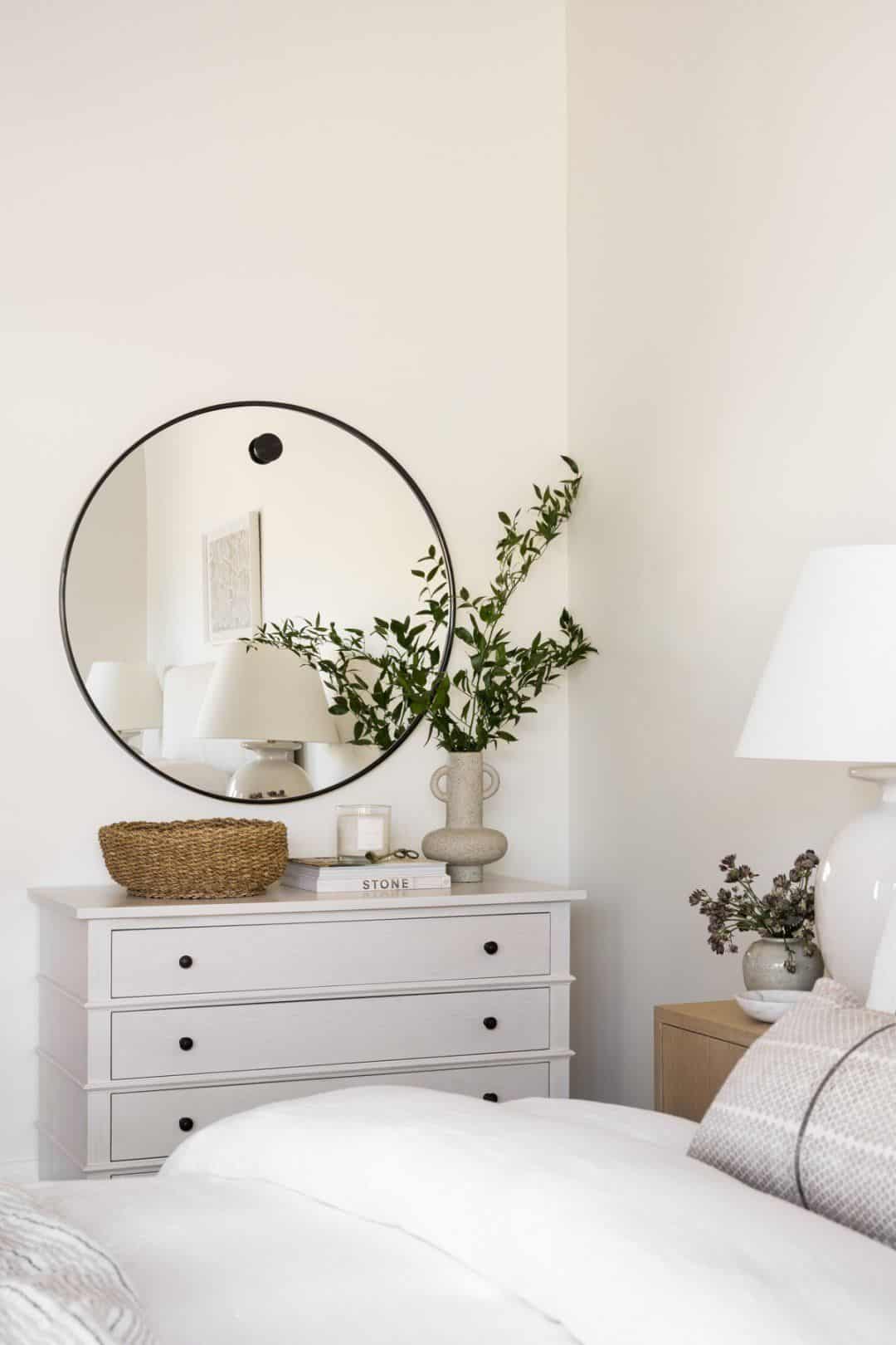 Minimalist Mirror Designs: Less Frame, More Impact