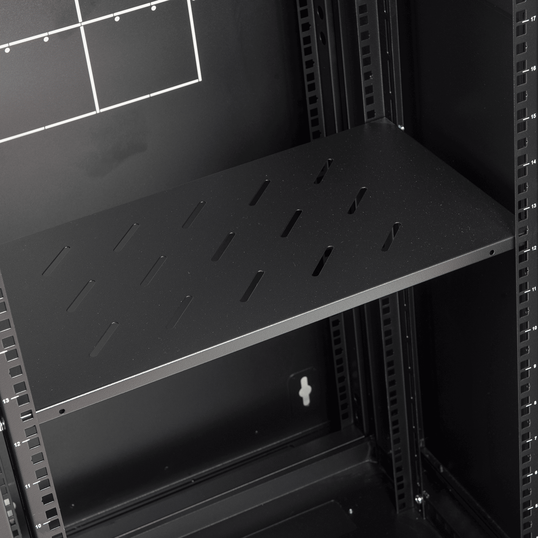 24RU Swing Wall Mount Rack Cabinet 600D 1170H 600W