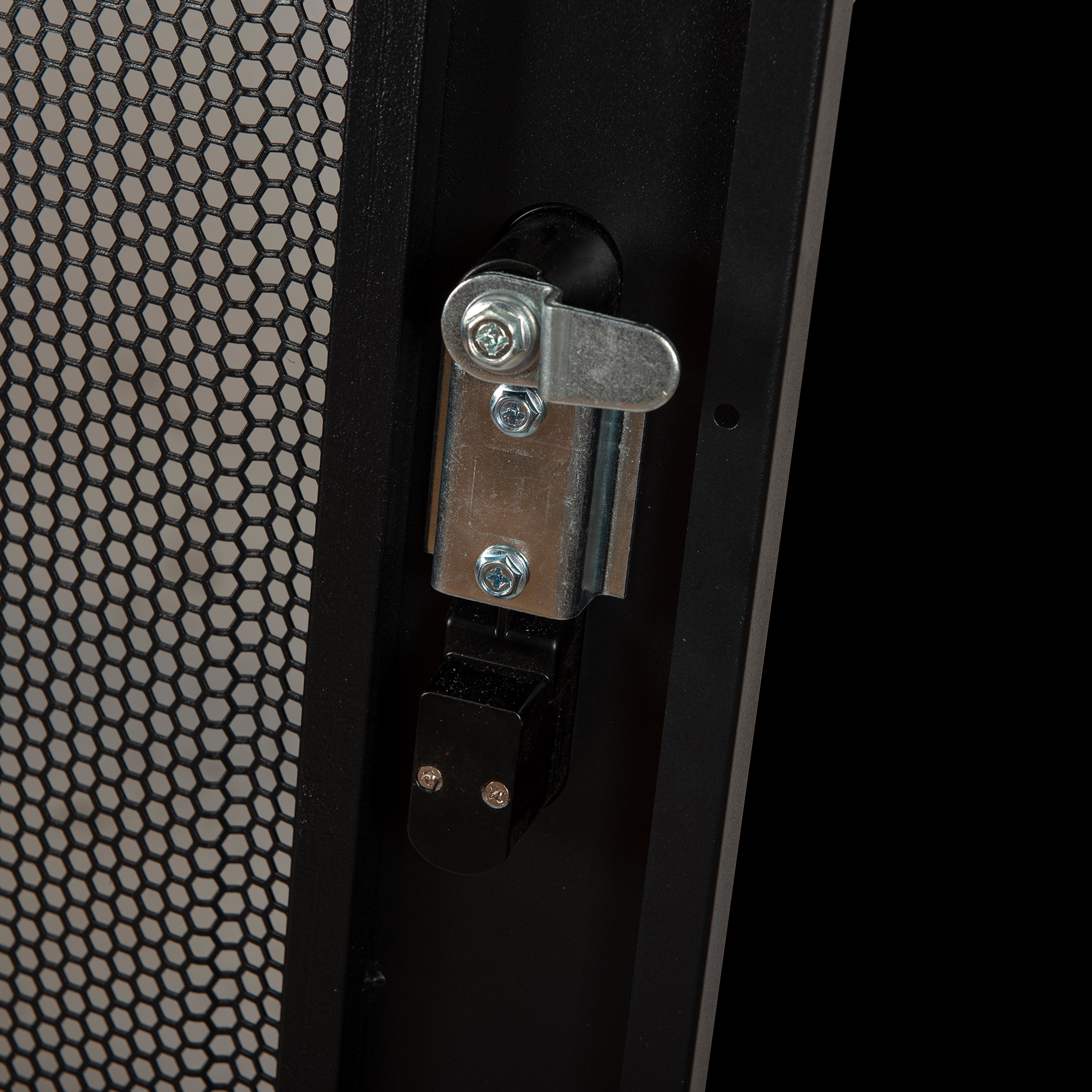 Curved Mesh Door for 27RU 600W Cabinet - BW Only