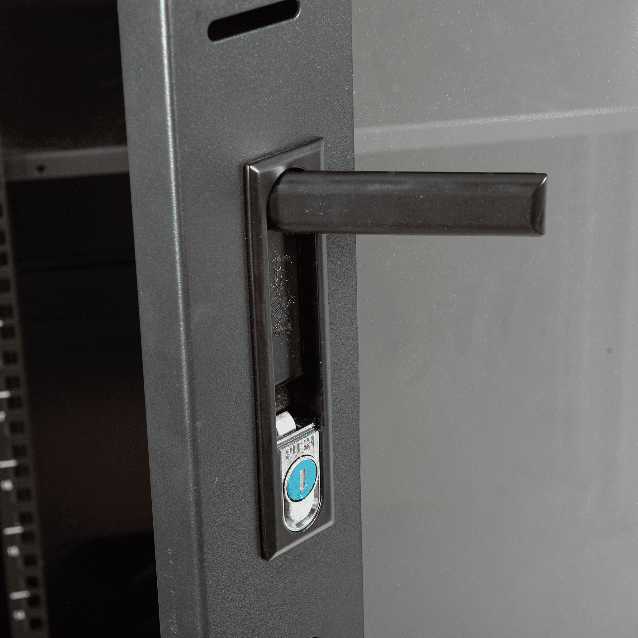 42RU Floor Standing Rack Cabinet 600D 2055H 600W