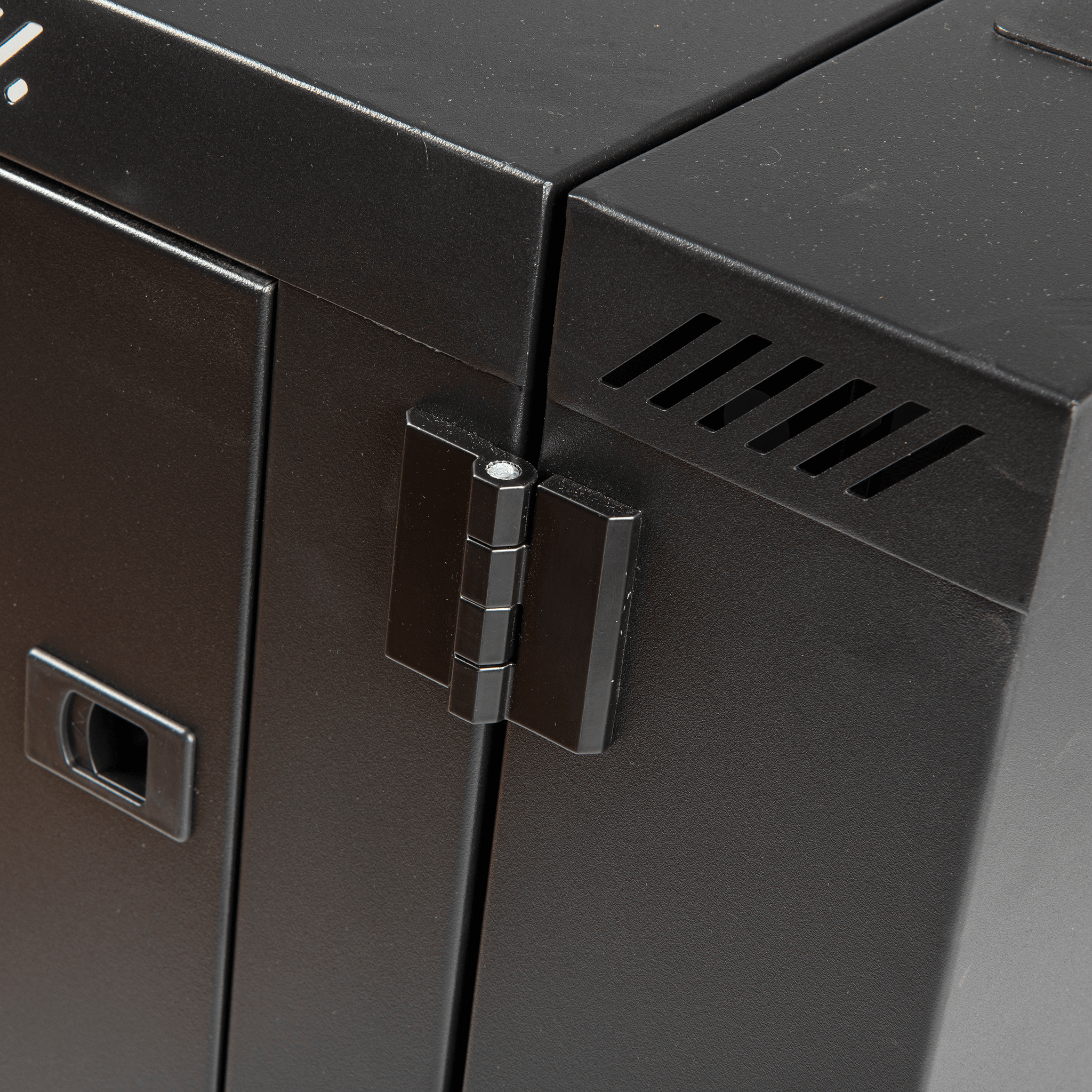9RU Swing Wall Mount Rack Cabinet 550D 500H 600W